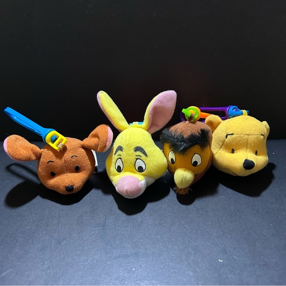 Vintage 1999 Lot of 4 McDonald Happy meal Winnie the Pooh keychains - Picture 1 of 9